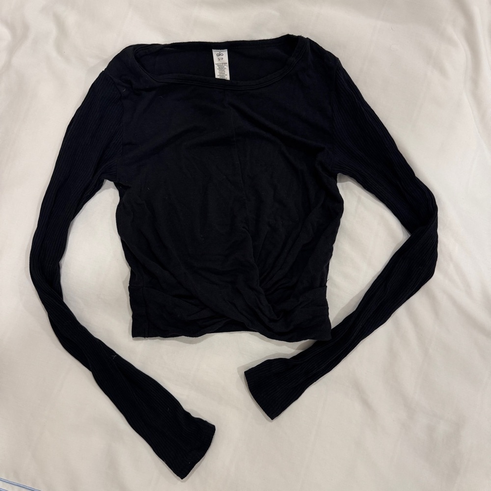 Alo Yoga Women's Black Long Sleeve Top